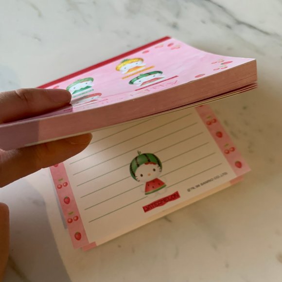 Lot of 2 VINTAGE 90S Y2K Hello Kitty Memo Pads - Picture 12 of 12